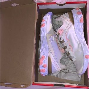 W NIKE REACT ELEMENT 55